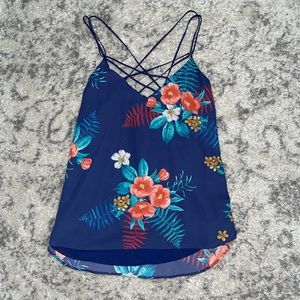 Very Cute flowy Flower top